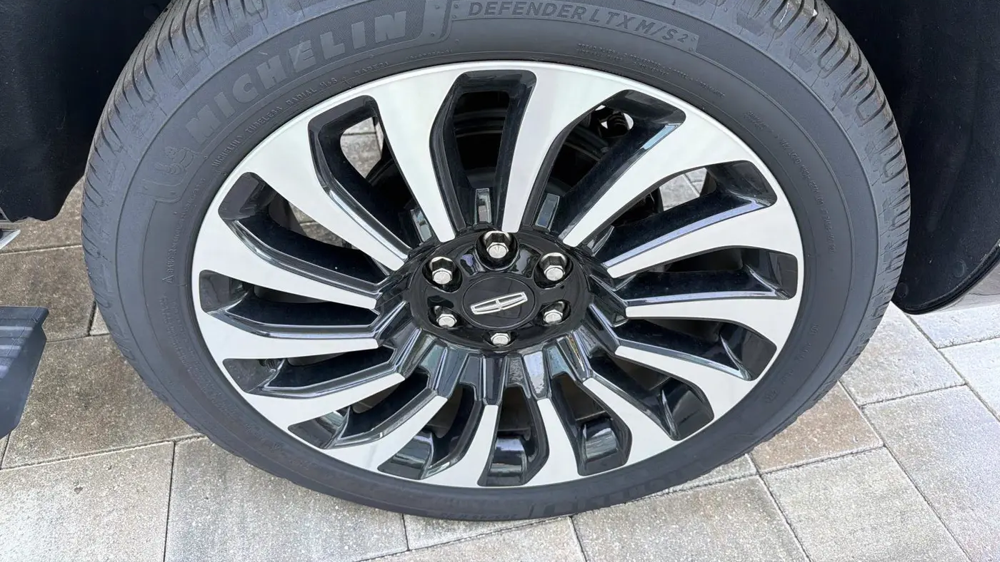 2024 Lincoln Navigator Black Label