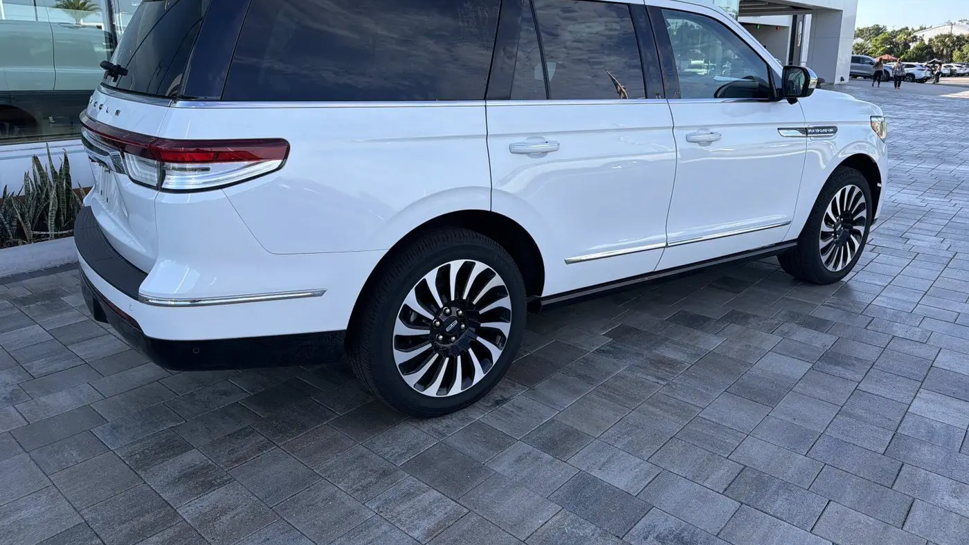 2024 Lincoln Navigator Black Label