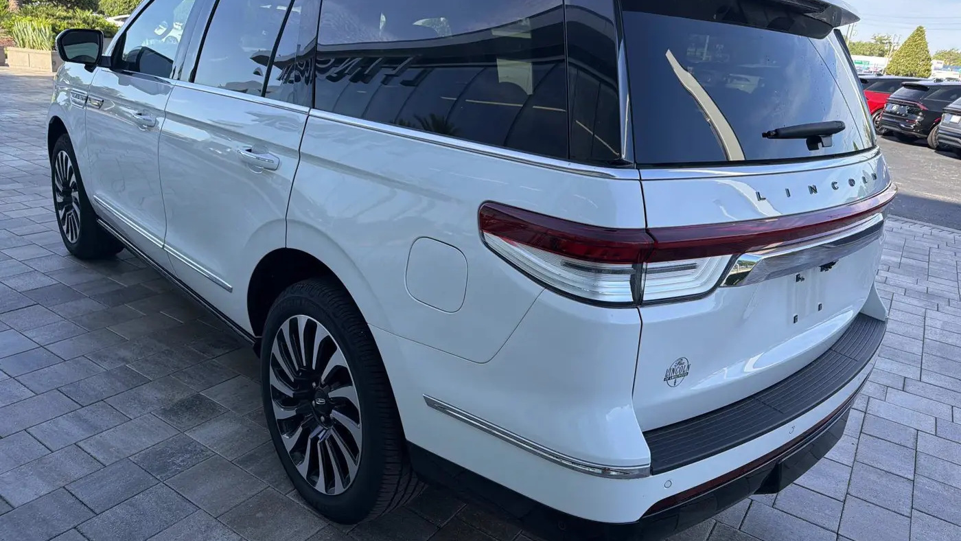 2024 Lincoln Navigator Black Label