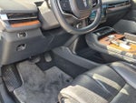 2025 Navigator Thumbnail 10