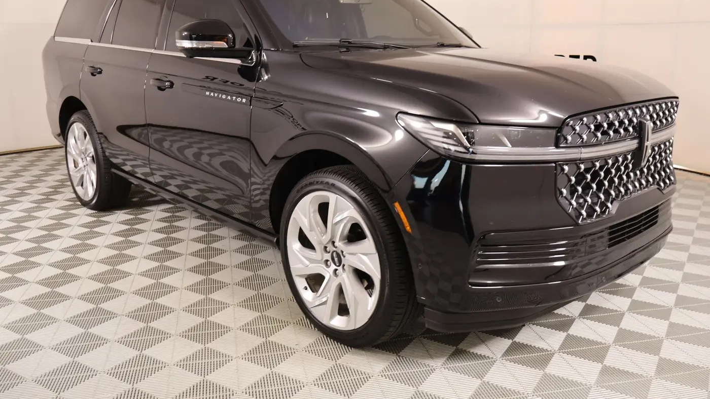 Preowned 2025 Lincoln Navigator Black Label for Sale