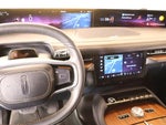 2025 Navigator Thumbnail 6