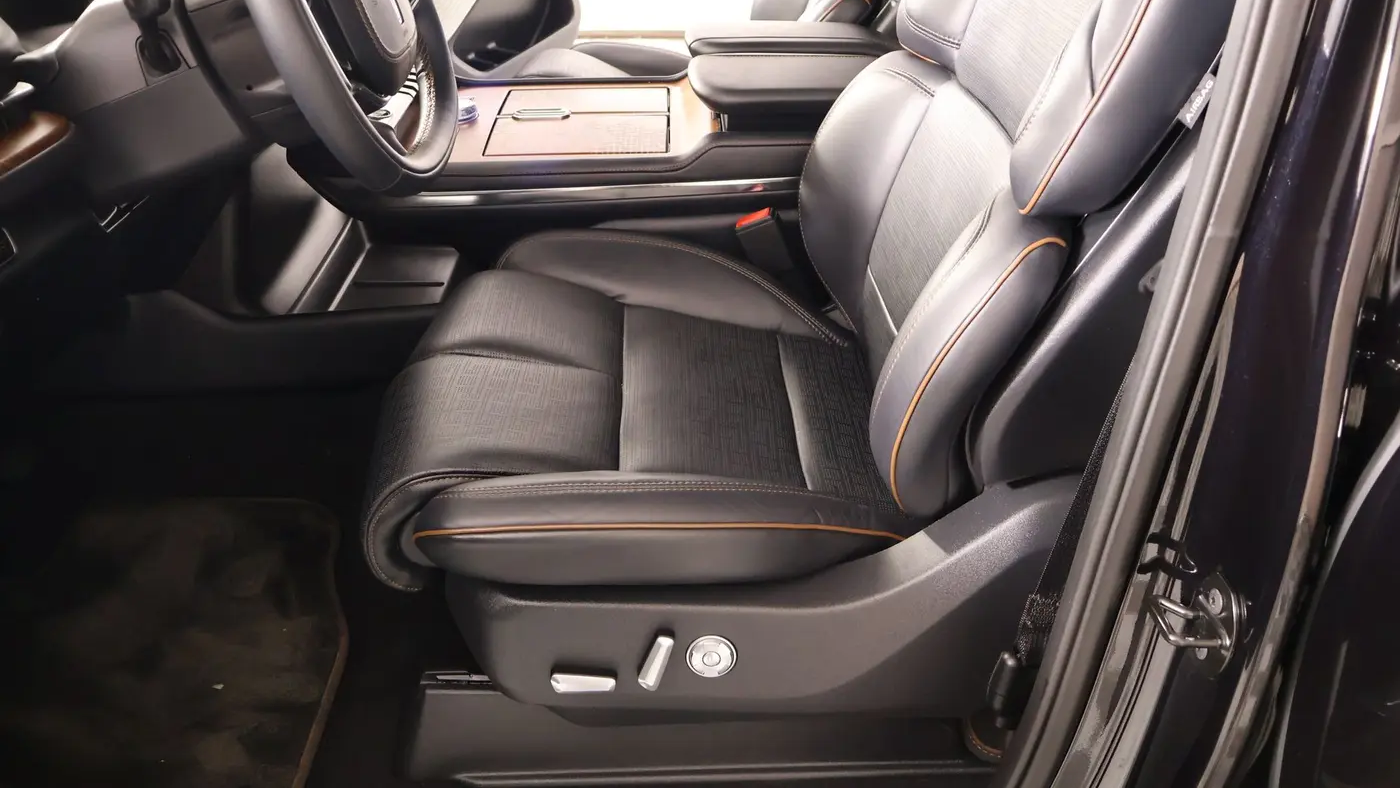 2025 Lincoln Navigator Black Label