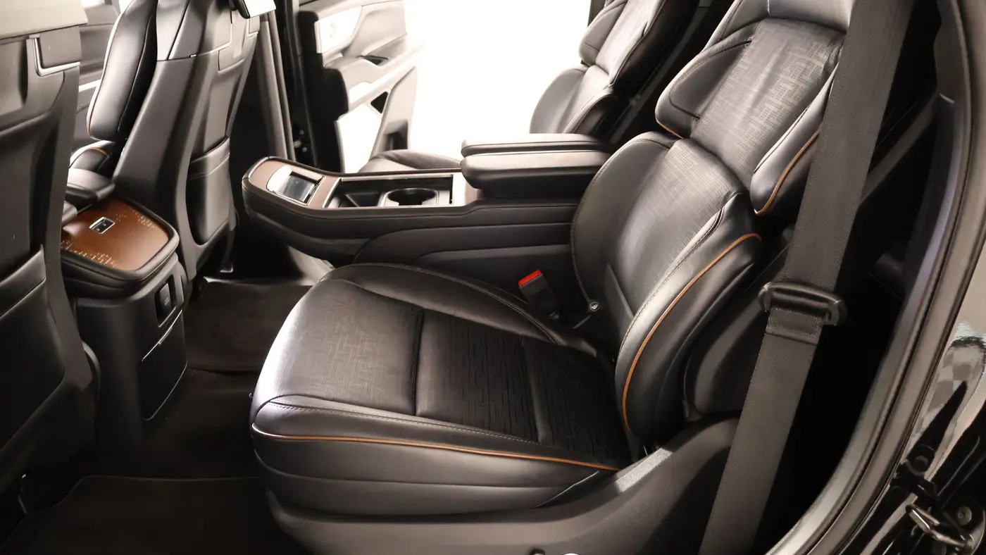 2025 Lincoln Navigator Black Label