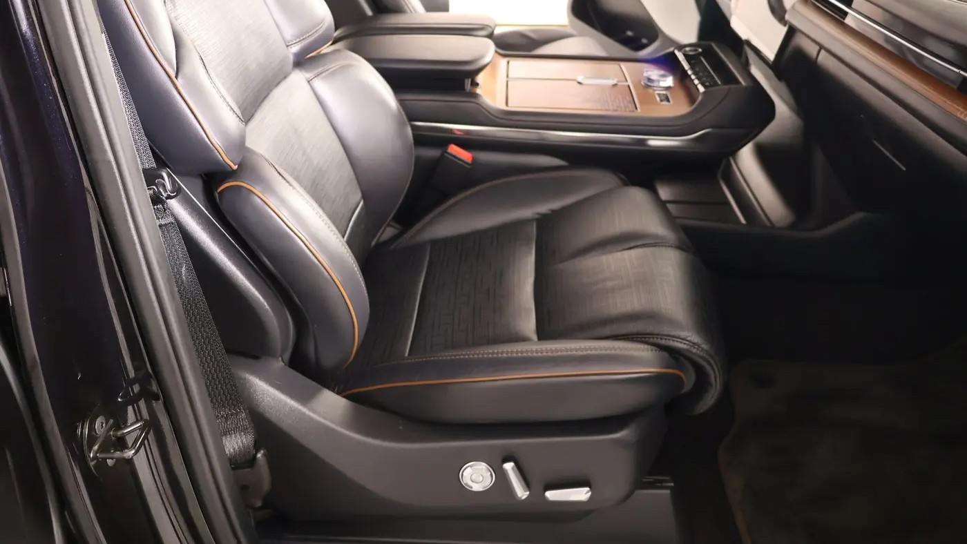 2025 Lincoln Navigator Black Label