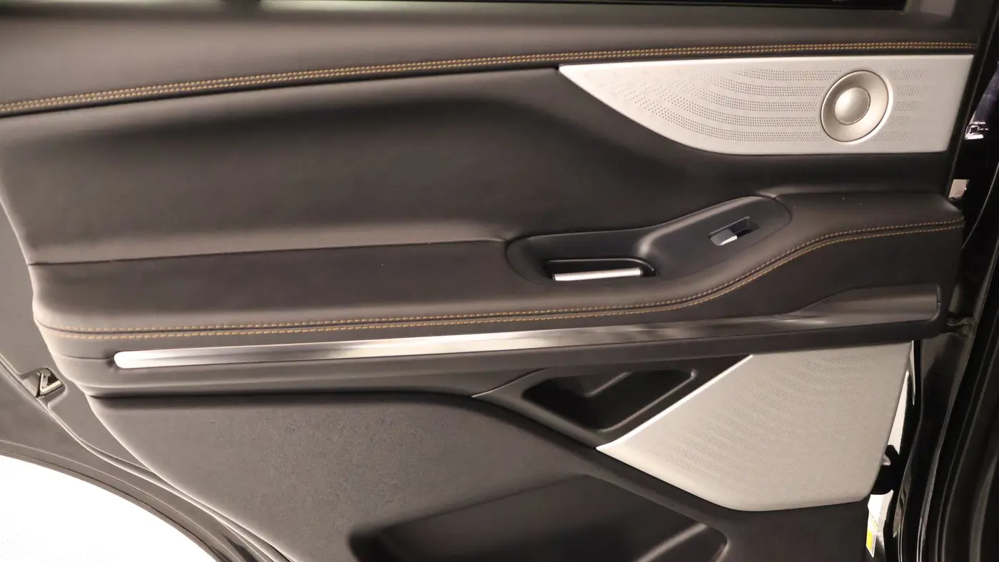 2025 Lincoln Navigator Black Label