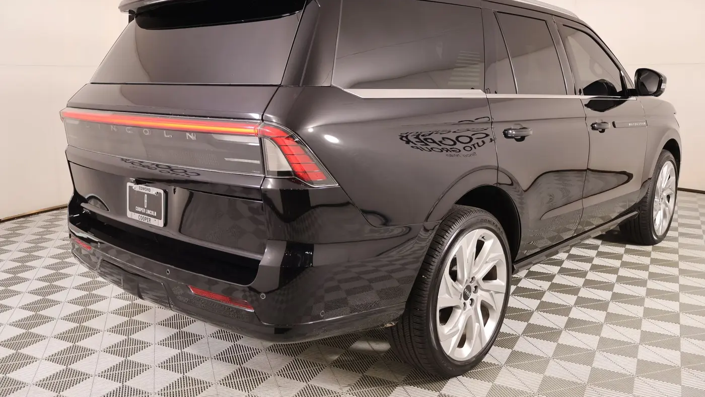 2025 Lincoln Navigator Black Label