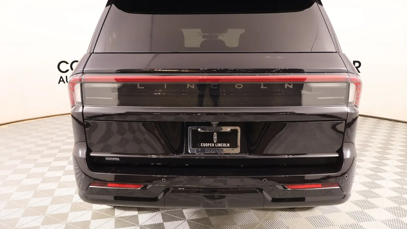 2025 Lincoln Navigator Black Label