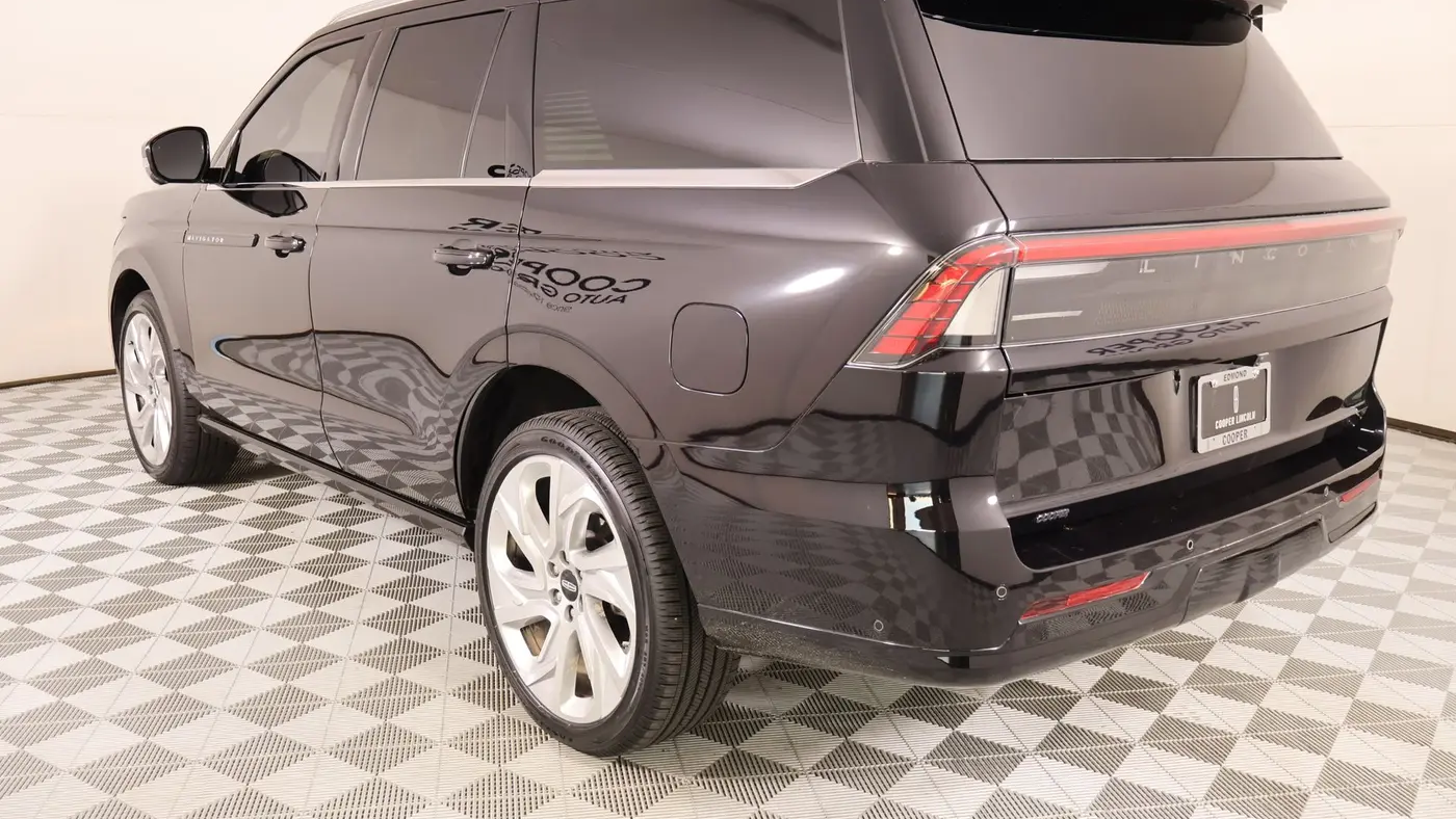 2025 Lincoln Navigator Black Label