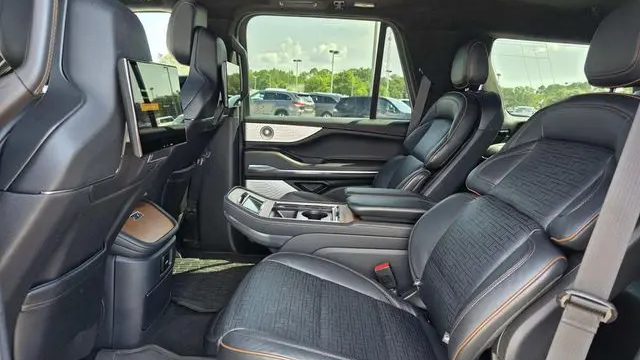 2025 Lincoln Navigator Black Label