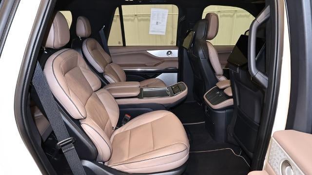 2025 Lincoln Navigator Black Label