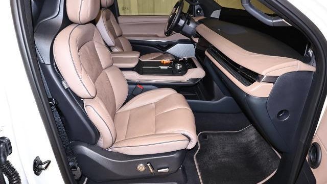 2025 Lincoln Navigator Black Label