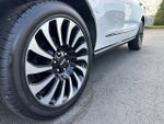 2023 Navigator Thumbnail 12