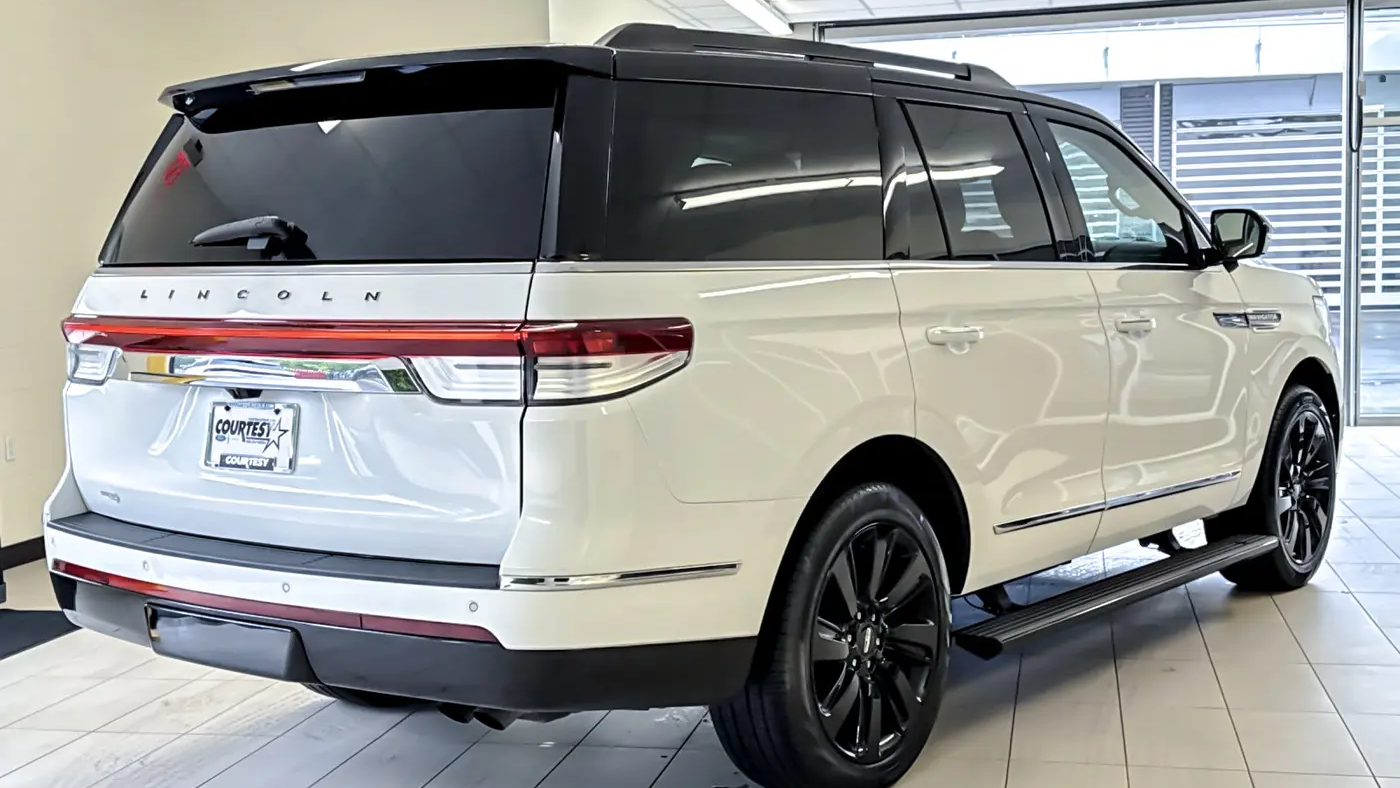 2024 Lincoln Navigator Black Label
