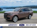 2025 Navigator Thumbnail 7