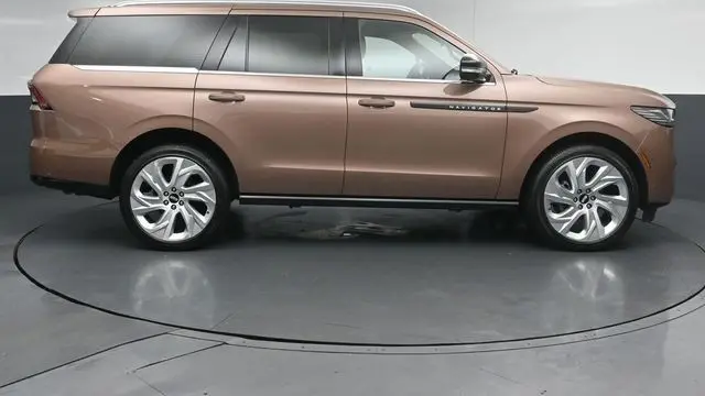 2025 Lincoln Navigator Black Label