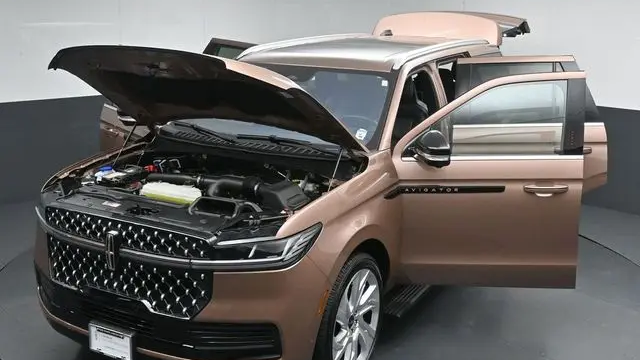 2025 Lincoln Navigator Black Label
