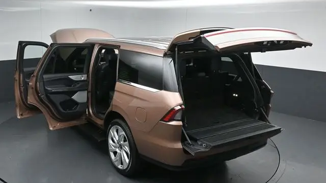 2025 Lincoln Navigator Black Label