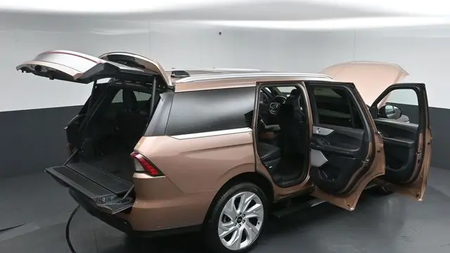 2025 Lincoln Navigator Black Label