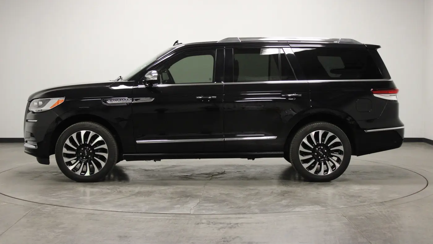 2023 Lincoln Navigator Black Label