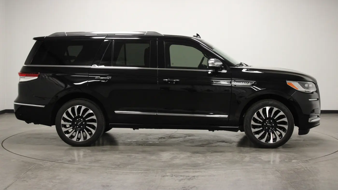 2023 Lincoln Navigator Black Label