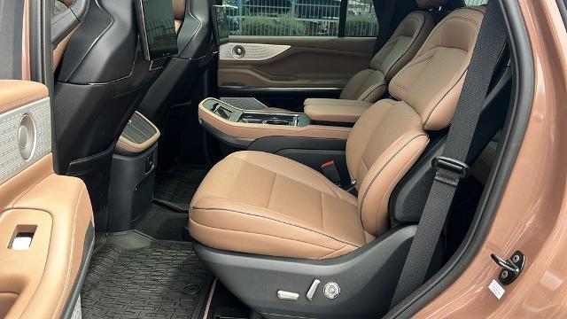2025 Lincoln Navigator Black Label