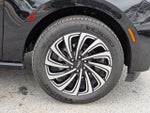2025 Navigator Thumbnail 12