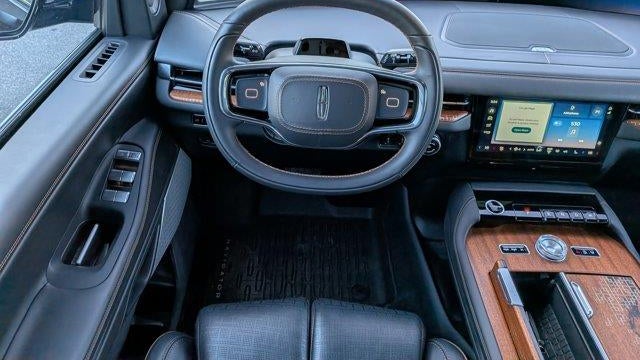 2025 Lincoln Navigator Black Label