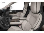 2019 Navigator Thumbnail 9
