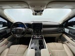 2019 Navigator Thumbnail 9