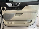 2019 Navigator Thumbnail 24