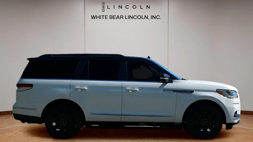 2022 Lincoln Navigator Black Label