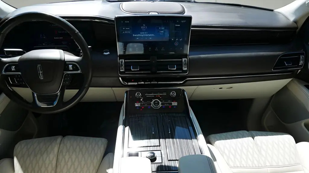 2022 Lincoln Navigator Black Label