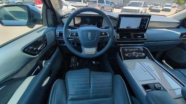 2022 Lincoln Navigator Black Label