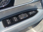 2022 Navigator Thumbnail 16