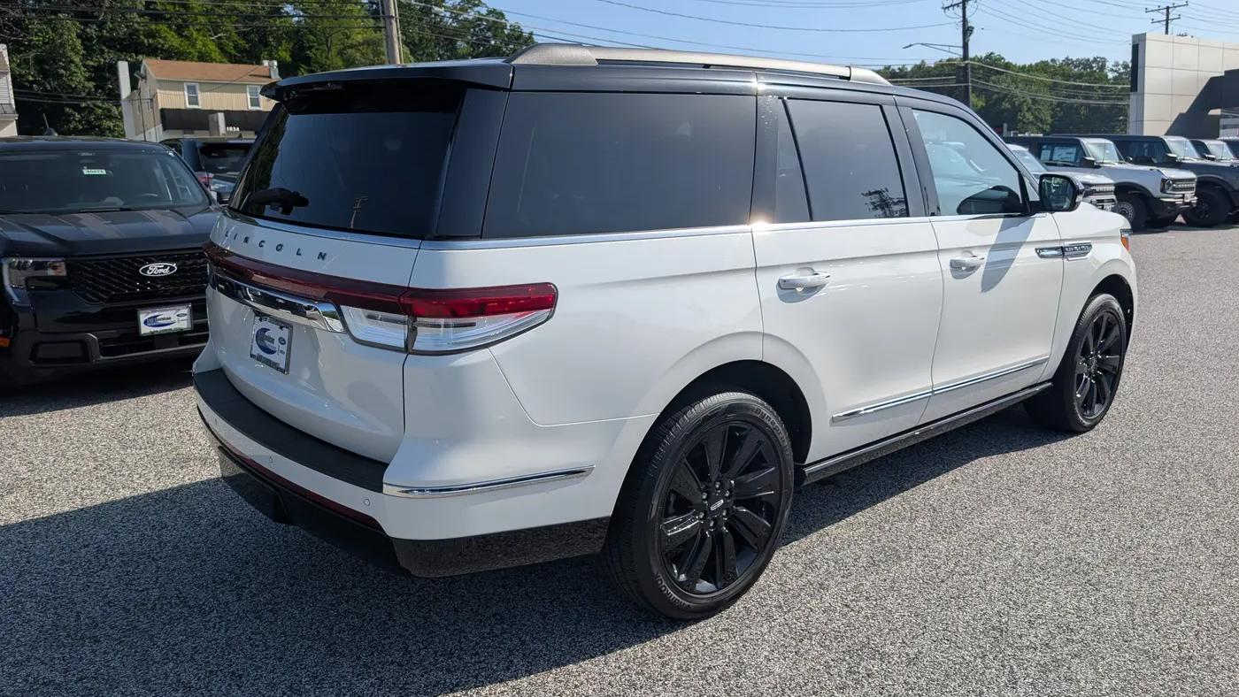 2022 Lincoln Navigator Black Label