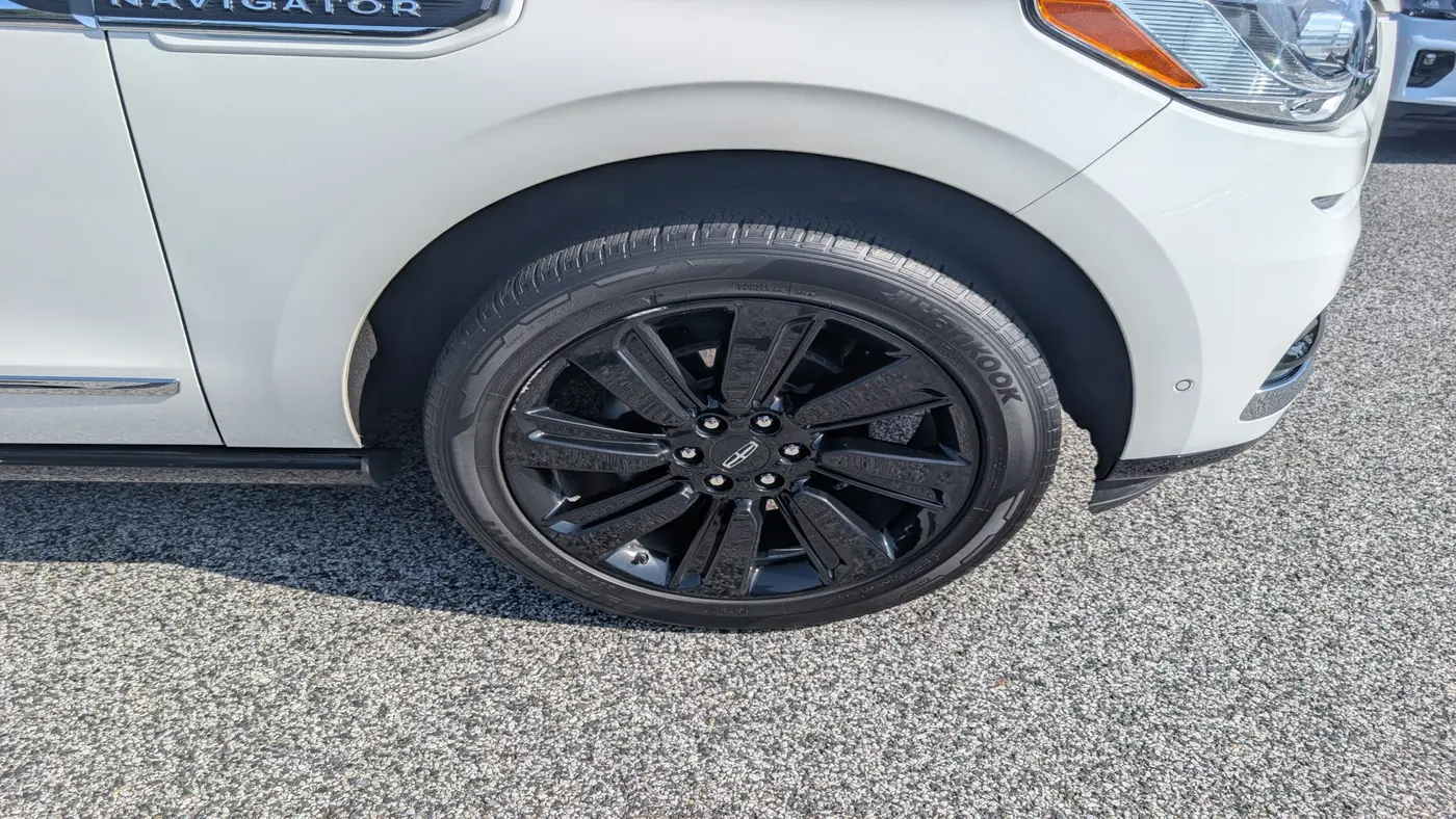 2022 Lincoln Navigator Black Label