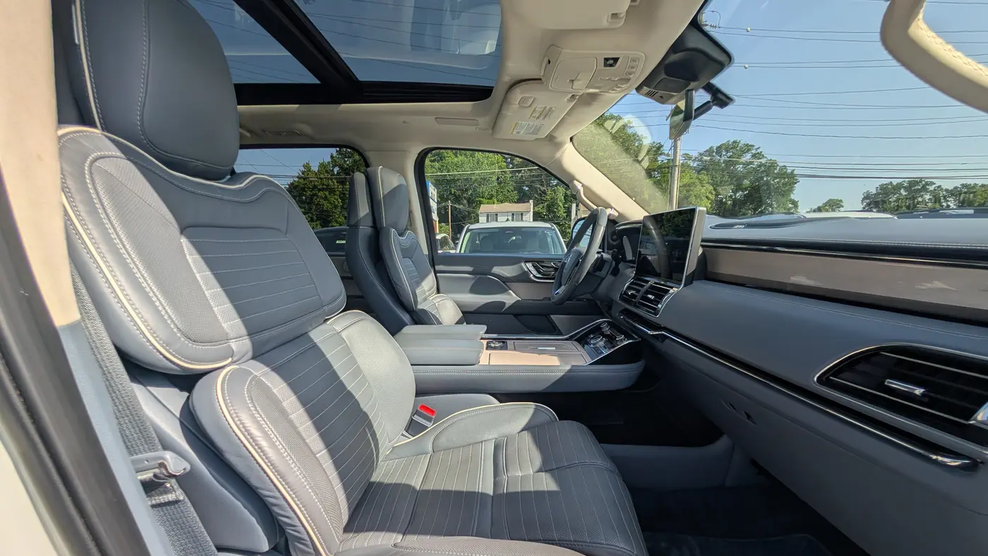 2022 Lincoln Navigator Black Label