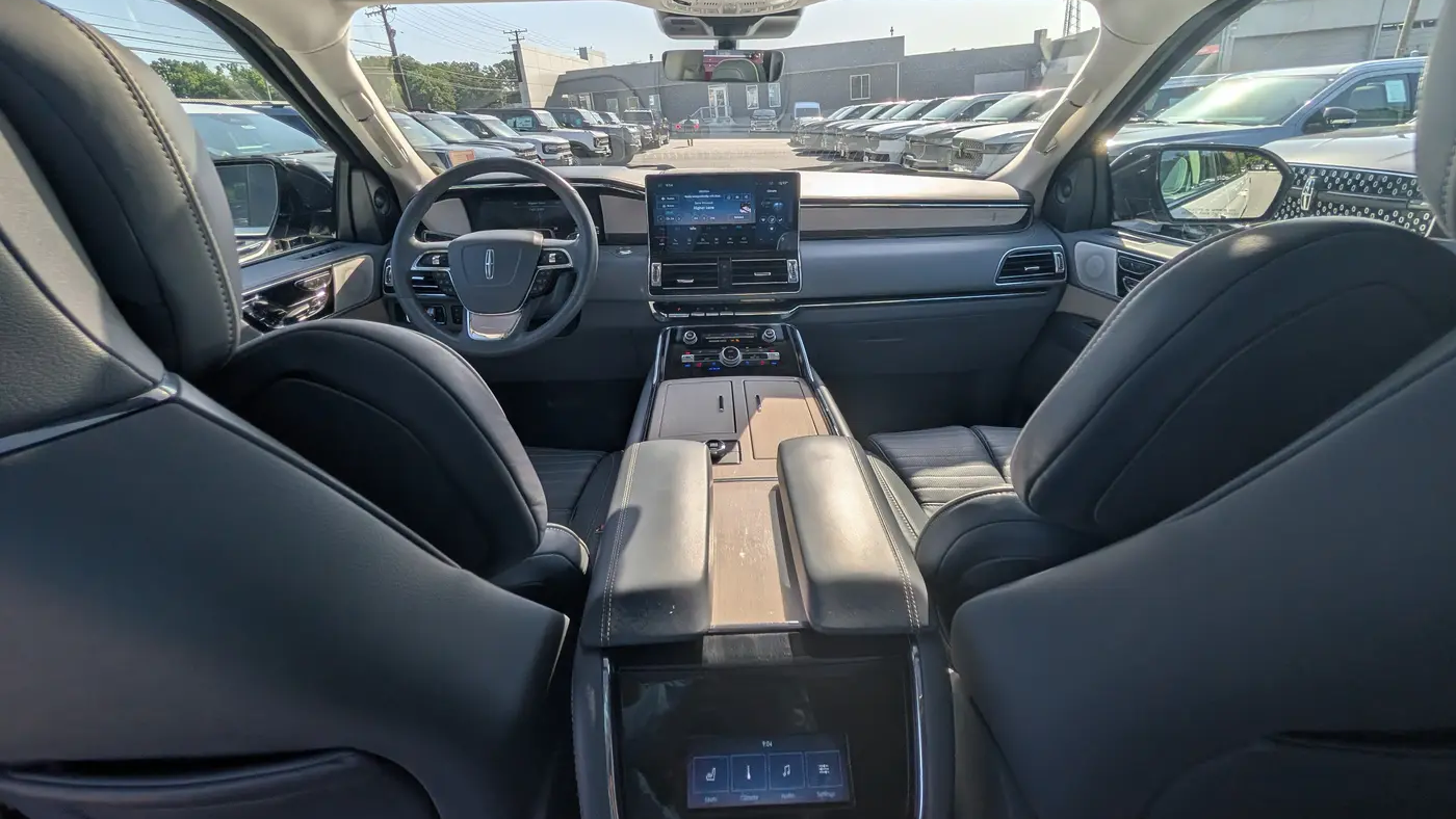 2022 Lincoln Navigator Black Label