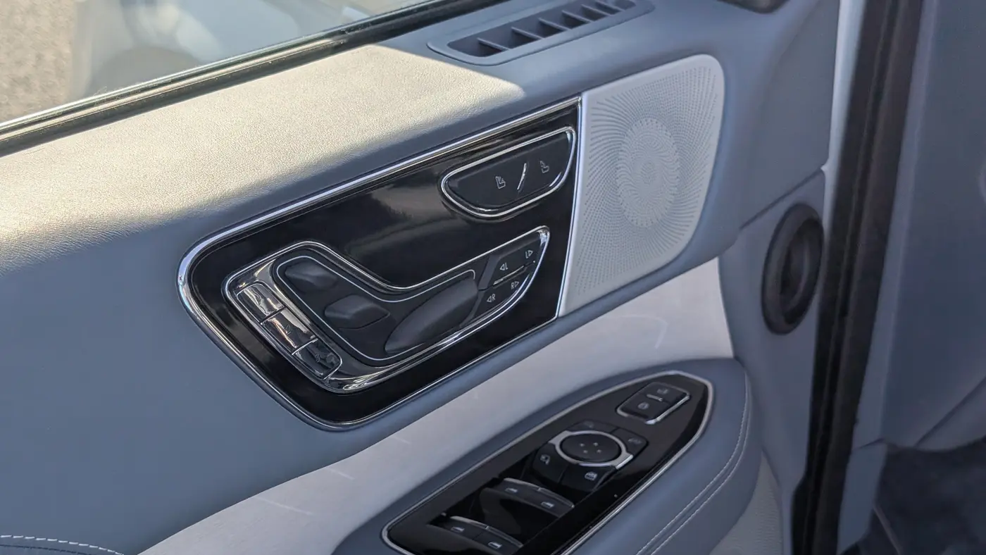 2022 Lincoln Navigator Black Label
