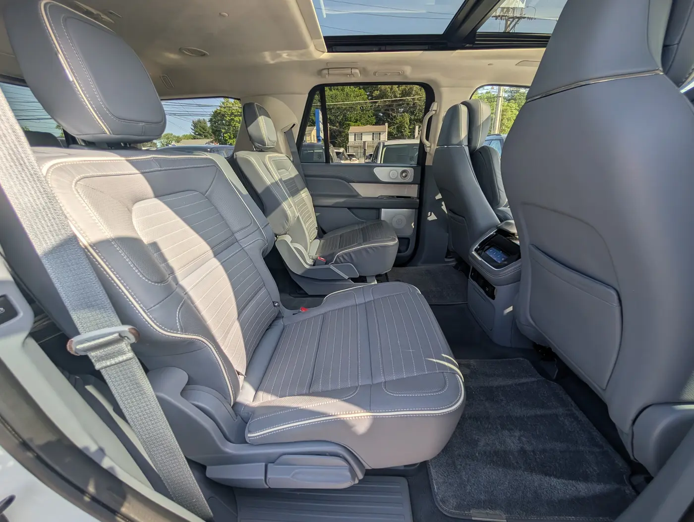 2022 Lincoln Navigator - $57,500