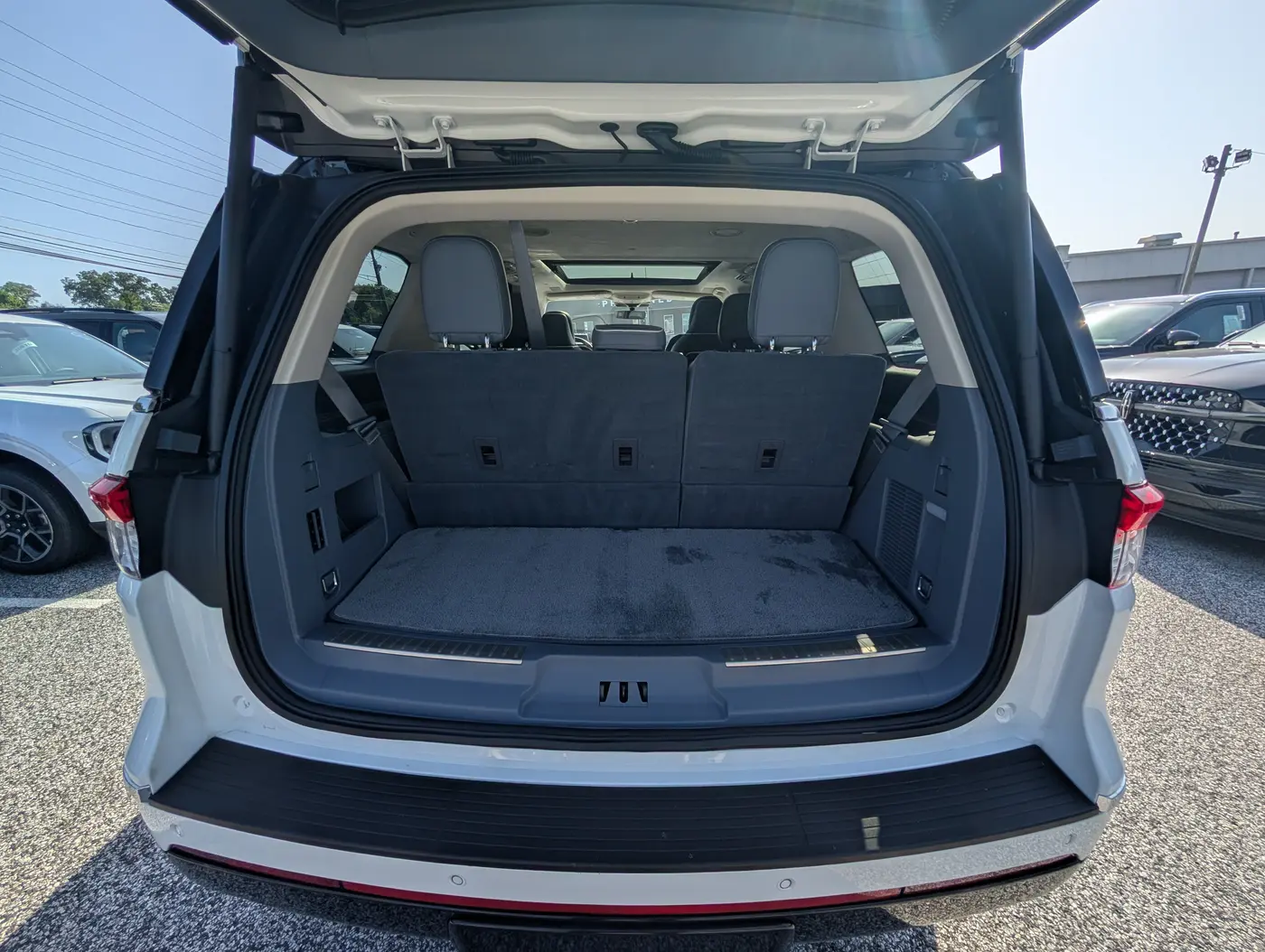 2022 Lincoln Navigator - $57,500