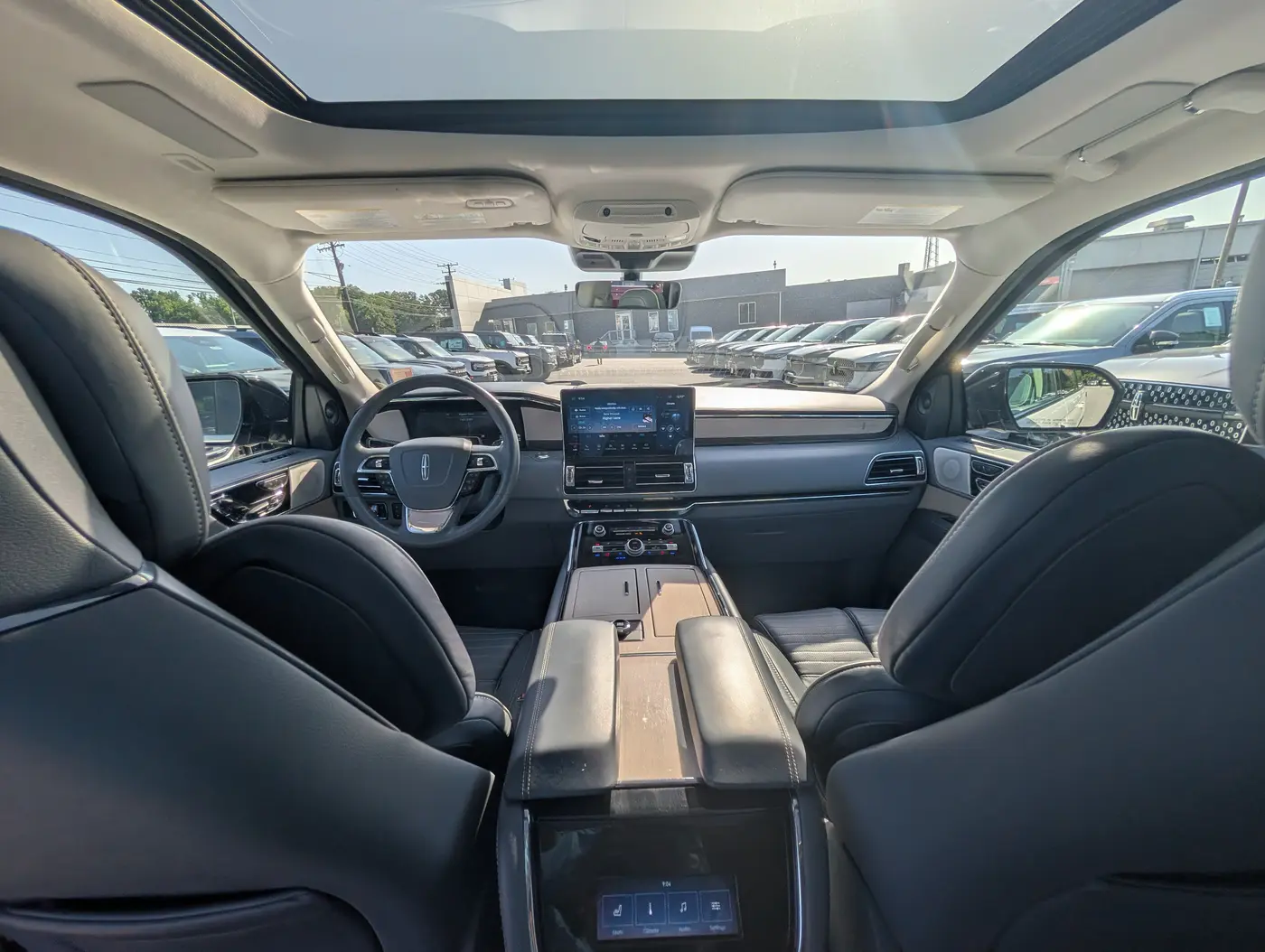 2022 Lincoln Navigator - $57,500