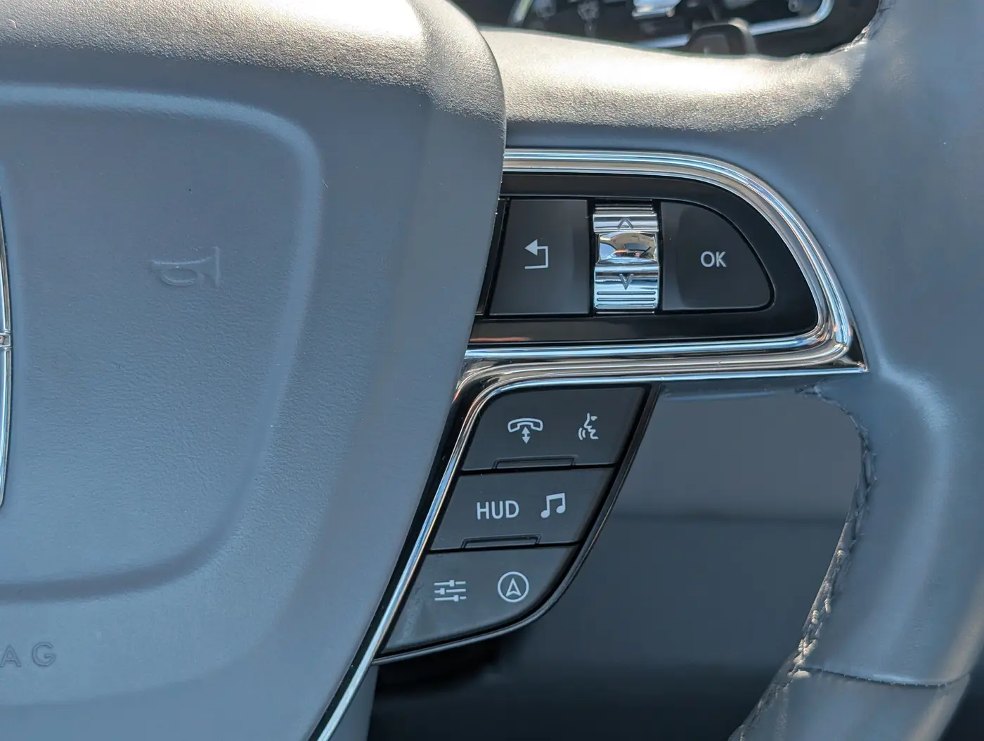 2022 Lincoln Navigator - $57,500