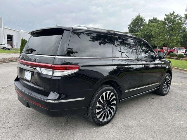 2022 Lincoln Navigator - $64,813