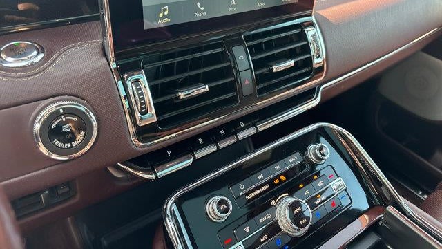 2018 Lincoln Navigator Black Label