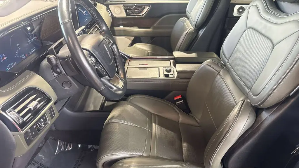 2022 Lincoln Navigator Black Label