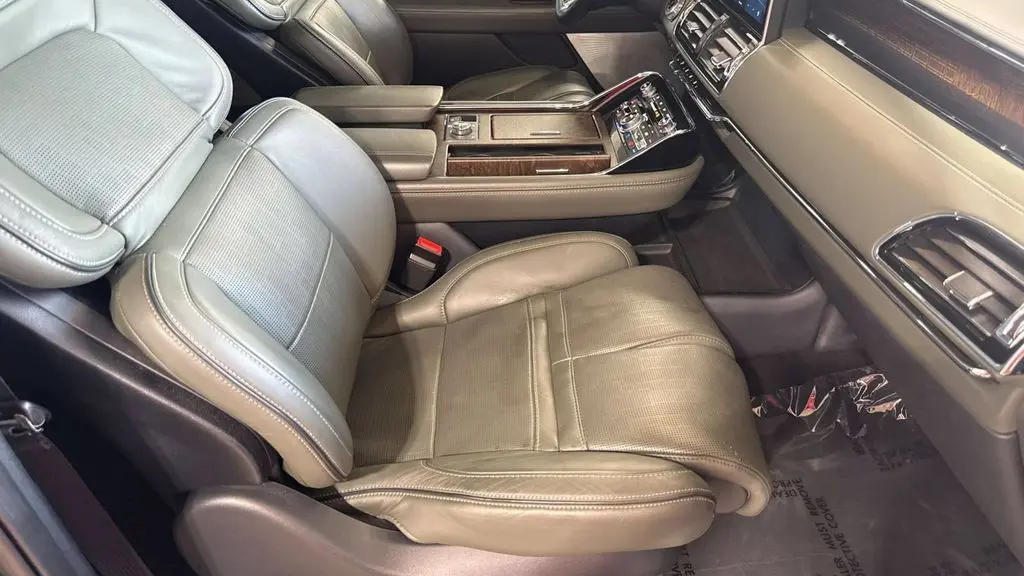 2022 Lincoln Navigator Black Label