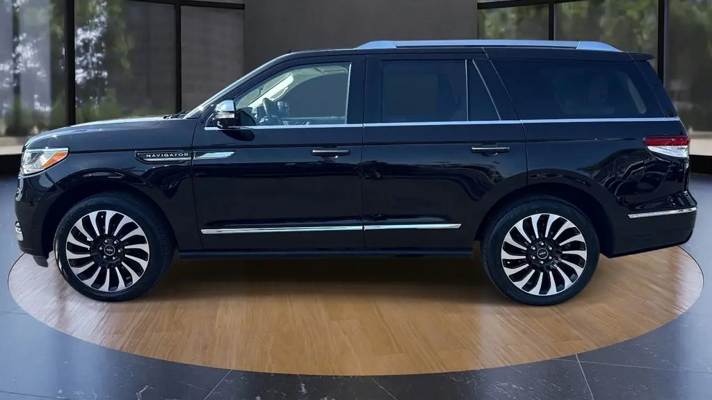 2022 Lincoln Navigator Black Label