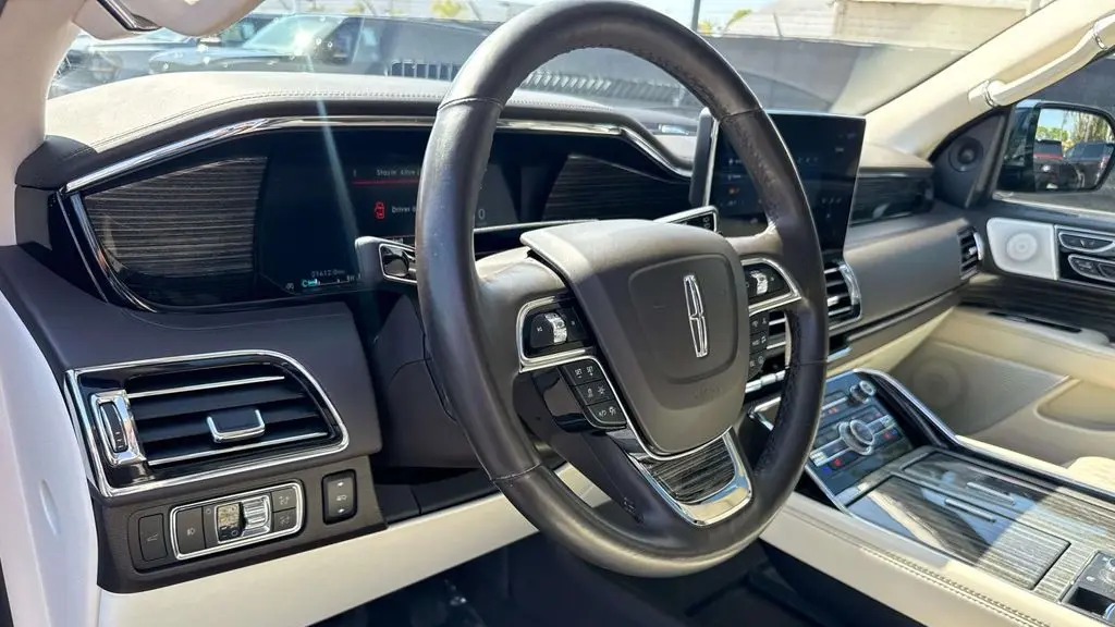 2022 Lincoln Navigator Black Label